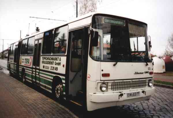 Gelenkobus Nr. 025 vom ungarischen Typ Ikarus 280.93 in den Firmenfarben der Barnimer Busgesellschaft mbH
