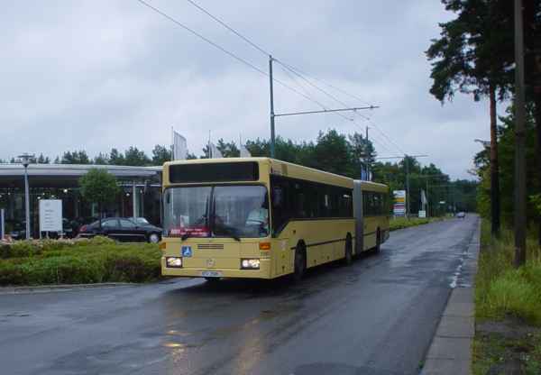 Gelenkbus Nr. 2585 der BVG als Obus-Ersatzverkehr in Eberswalde