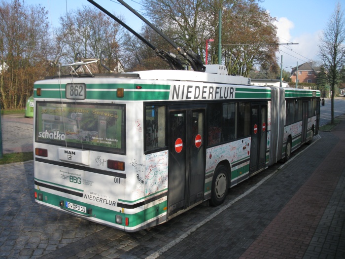 Шарнирно-сочленённый троллейбус № 011 типа ÖAF Gräf & Stift NGE 152 M17
