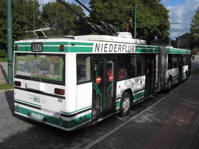 Articulated trolleybus no. 033 of the Austrian type ÖAF Gräf & Stift NGE 152 M17