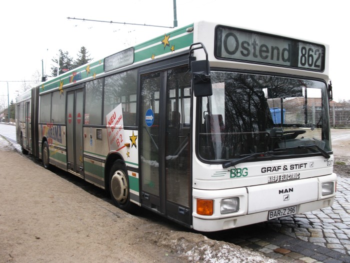 Articulated trolleybus no. 037 of the Austrian type ÖAF Gräf & Stift NGE 152 M17