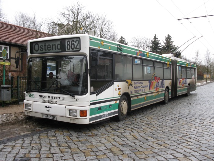 Articulated trolleybus no. 037 of the Austrian type ÖAF Gräf & Stift NGE 152 M17