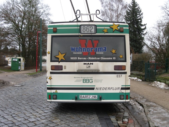 Articulated trolleybus no. 037 of the Austrian type ÖAF Gräf & Stift NGE 152 M17