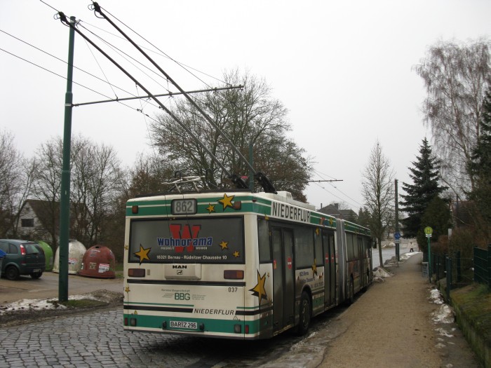 Articulated trolleybus no. 037 of the Austrian type ÖAF Gräf & Stift NGE 152 M17