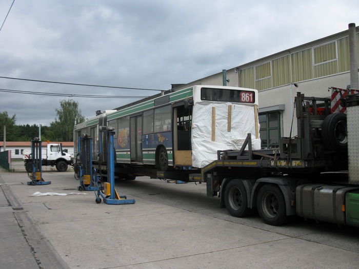 On 25 July 2011 was the articulated trolleybus no. 039 of the Austrian type ÖAF Gräf & Stift NGE 152 M17 shipped on a Dutch flat bed trailer.