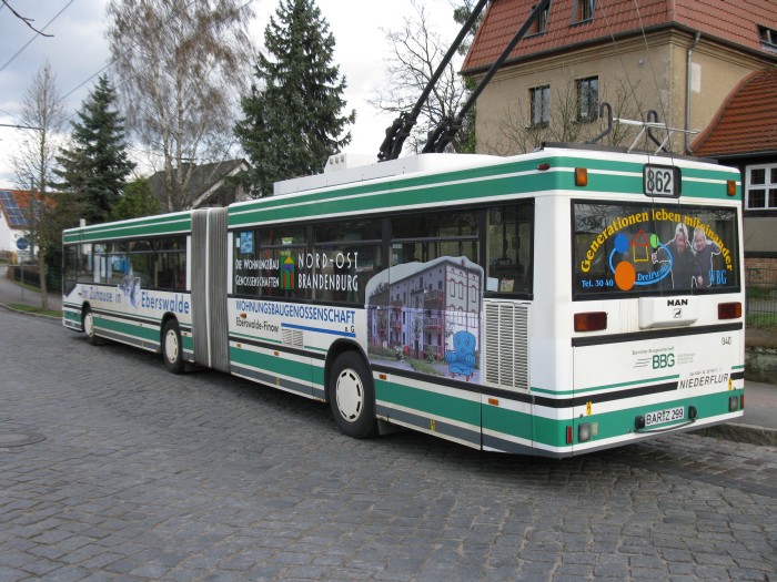 Articulated trolleybus no. 040 of the
Austrian type ÖAF Gräf & Stift NGE 152 M18