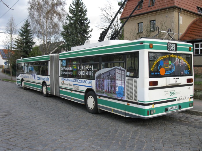 Articulated trolleybus no. 040 of the
Austrian type ÖAF Gräf & Stift NGE 152 M18