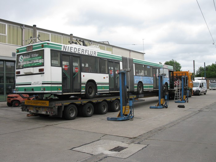 On 26 June 2012 was the articulated trolleybus no. 017 of the Austrian type ÖAF Gräf & Stift NGE 152 M18 shipped on a Dutch flat bed trailer.