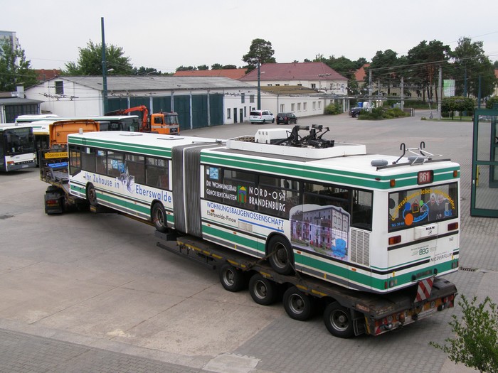 On 20 July 2011 was the articulated trolleybus no. 040 of the Austrian type ÖAF Gräf & Stift NGE 152 M17 shipped on a Dutch flat bed trailer.