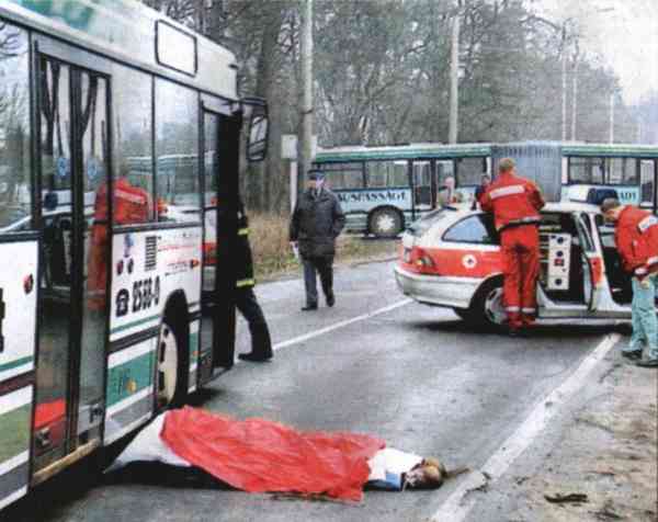 Tragischer Unfall mit dem Gelenkobus 029 in Nordend am 24.02.2000
