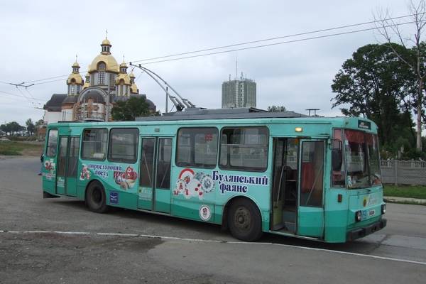 Trolleybus no. 02(IV) of the Czech type ŠKODA 14 Tr03 in Iwano-Frankowsk/UA with the car no. 159