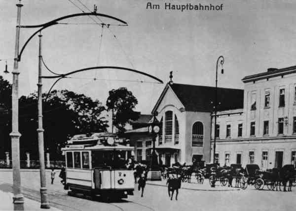 Triebwagen 2 der Eberswalder Straßenbahn am Hauptbahnhof