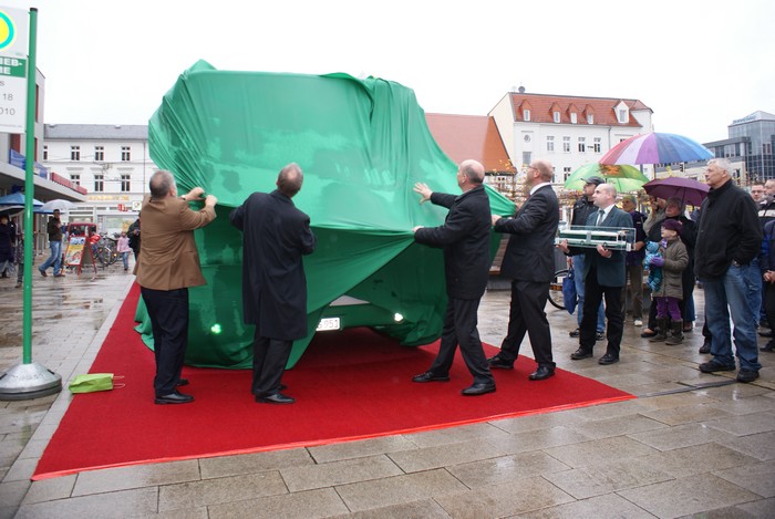 Feierliche Enthüllung des neuen Eberswalder Gelenkobusses vom polnischen Typs Solaris Trollino 18 AC