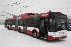 Шарнирно-сочленённых троллейбус польского типа «Солярис Троллино 18 АЦ» в автобусно-троллейбусном парке Эберсвальде “Нордэнд”