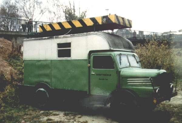 Turmwagen vom DDR-Typ IFA H3A/Krause auf dem Gelände des GUW Mitte in der Eberswalder Bergerstraße