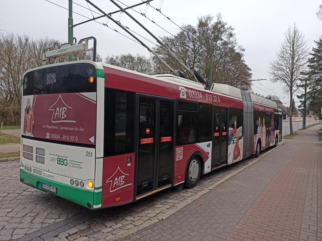 Articulated trolleybus no. 051 of the Polish type Solaris Trollino 18 AC