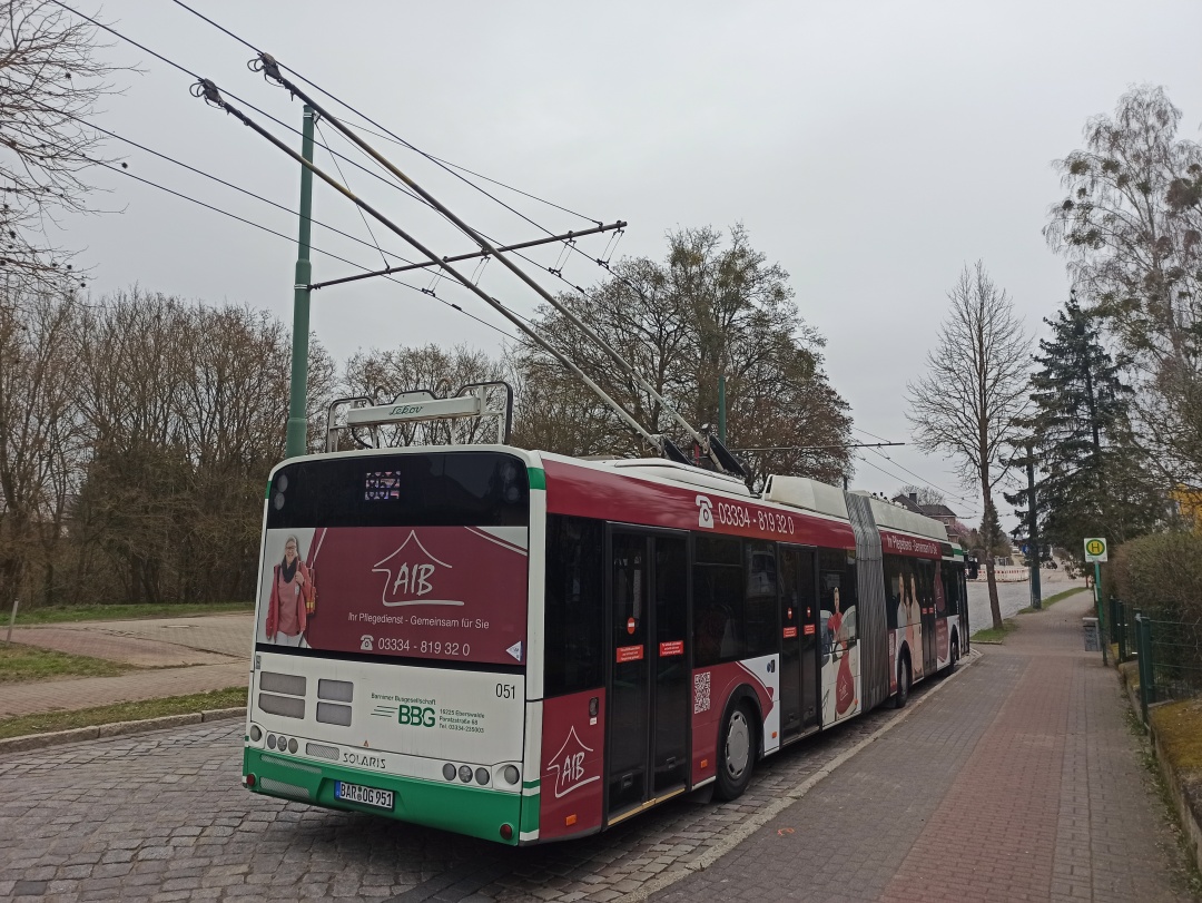 Articulated trolleybus no. 051 of the Polish type Solaris Trollino 18 AC