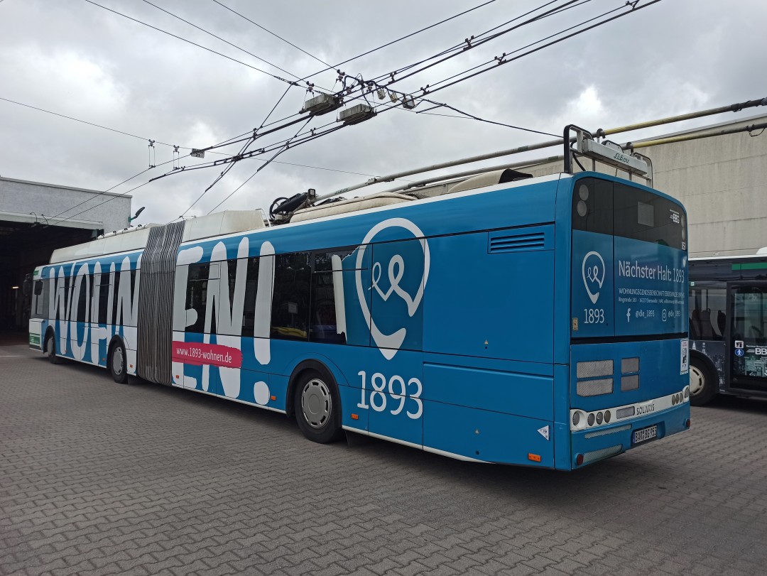 Gelenkobus Nr. 053 vom polnischen Typ Solaris Trollino 18 AC