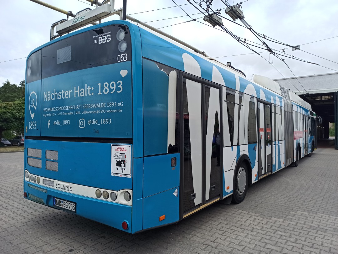 Gelenkobus Nr. 053 vom polnischen Typ Solaris Trollino 18 AC