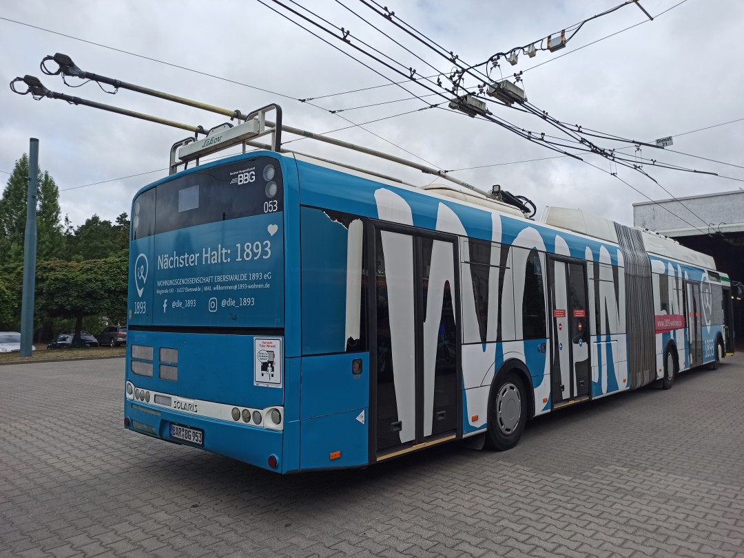 Gelenkobus Nr. 053 vom polnischen Typ Solaris Trollino 18 AC