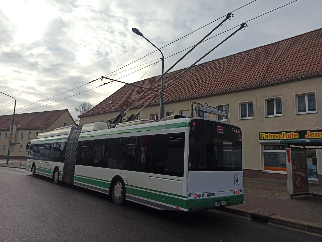 Articulated trolleybus no. 053 of the Polish type Solaris Trollino 18 AC