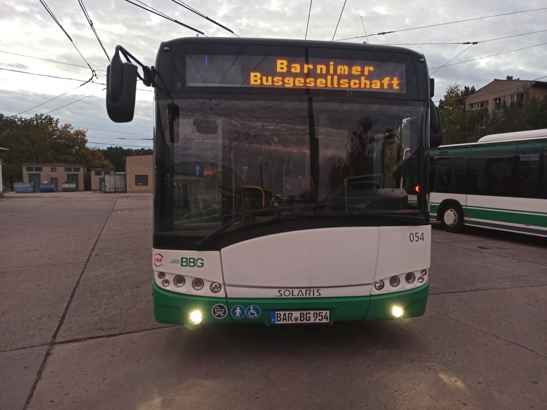 Articulated trolleybus no. 054 of the Polish type Solaris Trollino 18 III Cegelec AC