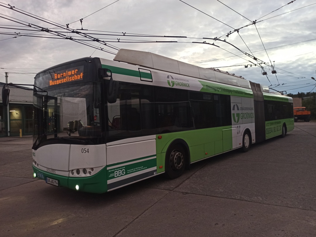Articulated trolleybus no. 054 of the Polish type Solaris Trollino 18 III Cegelec AC