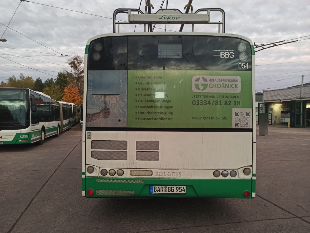 Articulated trolleybus no. 054 of the Polish type Solaris Trollino 18 III Cegelec AC