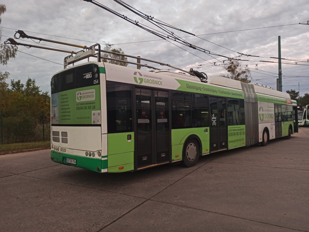 Articulated trolleybus no. 054 of the Polish type Solaris Trollino 18 III Cegelec AC