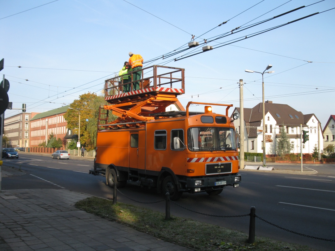 Ausbau der Einlaufweiche aus der Fahrleitung in der Wendestelle Westend Boldtstraße