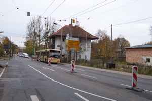 Articulated bus of the German type
MB O 405 GN 93 II rented by the Berliner Verkehrsbetriebe (BVG) during the construction works at the level crossing Forsthaus in Nordend