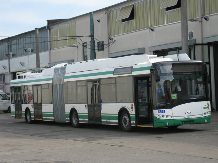 11. Gelenkobus vom polnischen Typ Solaris Trollino 18 AC auf dem Betriebshof Nordend angeliefert