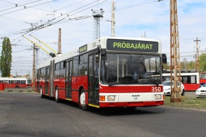 Erste Probefahrten des ehemaligen Eberswalder Gelenkobusses 040 vom österreichischen Typ ÖAF Gräf & Stift NGE 152 M17 auf einem Depot des BKV Zrt. Budapest/H